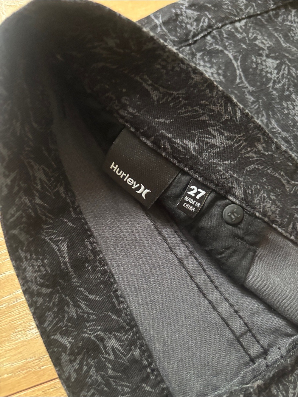 Hurley Black Patterned New Shorts - Picture 2 of 10
